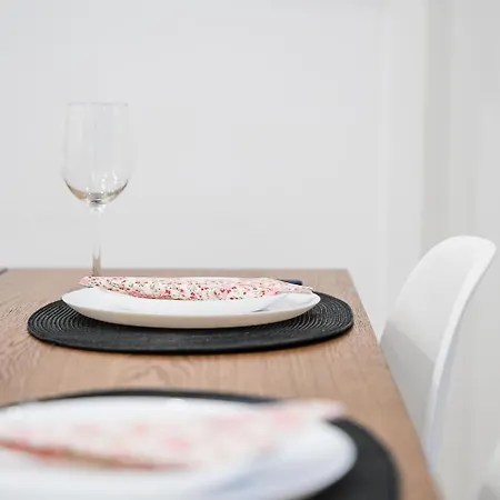 Bookstay Tear45 Avenue Apartment *