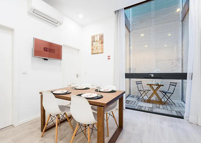 Bookstay Tear45 Avenue Aveiro Apartment אבאירו